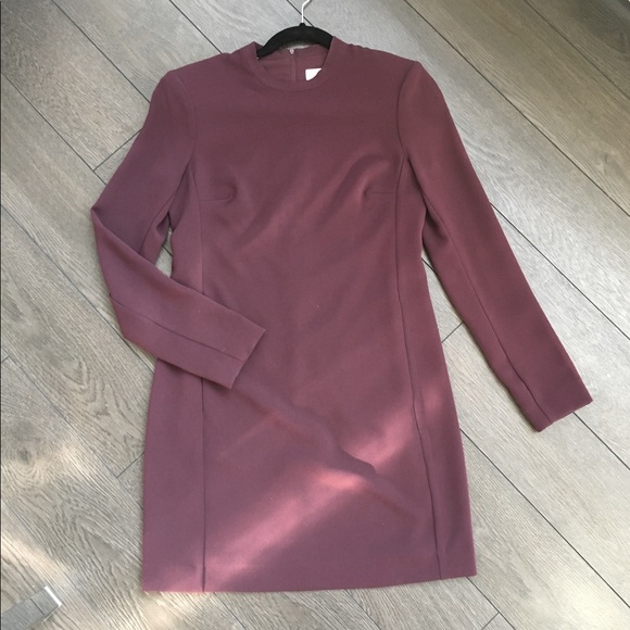 Aritzia Long sleeve crepe mini - Picture 1 of 4